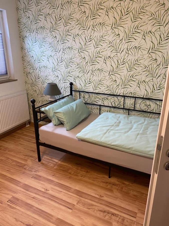 Familienfreundliche Ferienwohnung Anna Rollshausen Buitenkant foto
