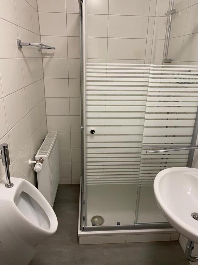 Familienfreundliche Ferienwohnung Anna Rollshausen Buitenkant foto